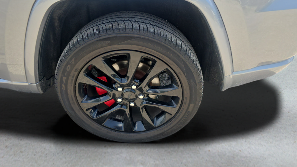 Used 2018 Jeep Grand Cherokee Altitude AWD/4WD image 29