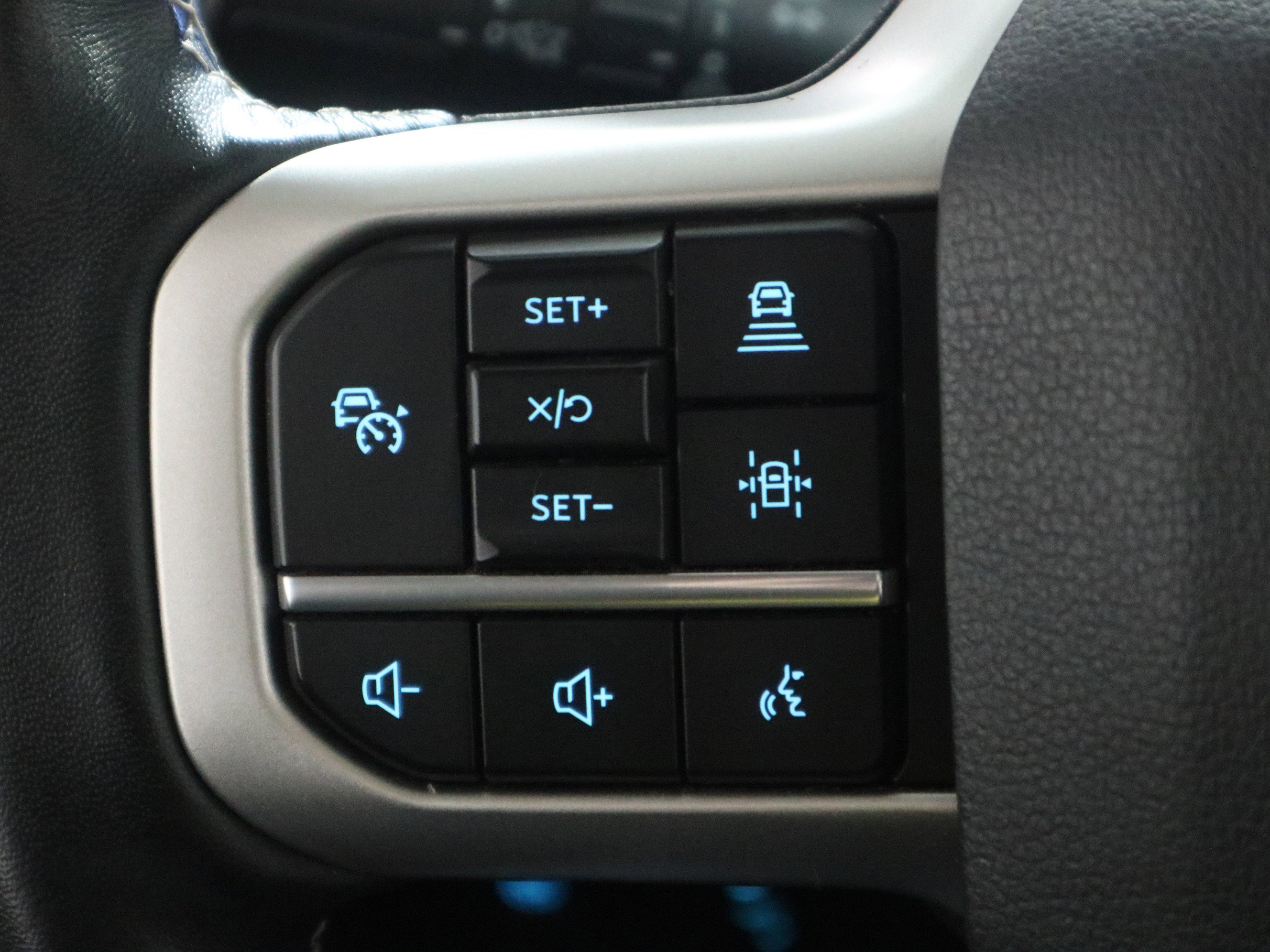 Used 2022 Ford Expedition Limited AWD/4WD image 25