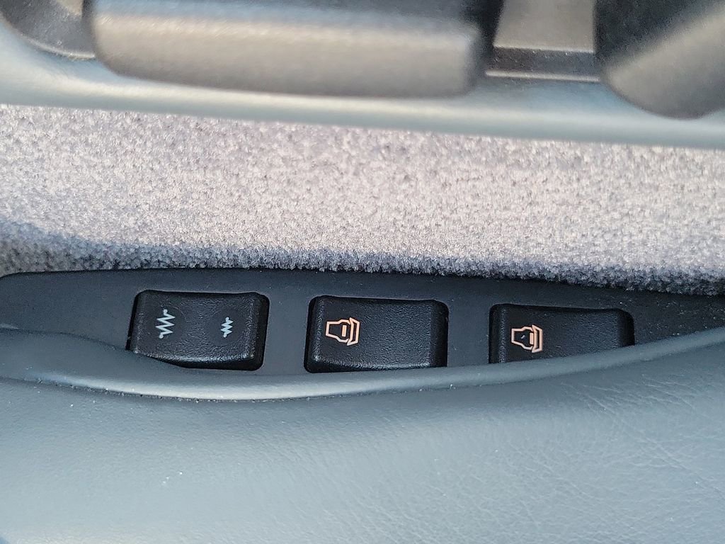 Used 2007 Aston Martin DB9 Volante image 17