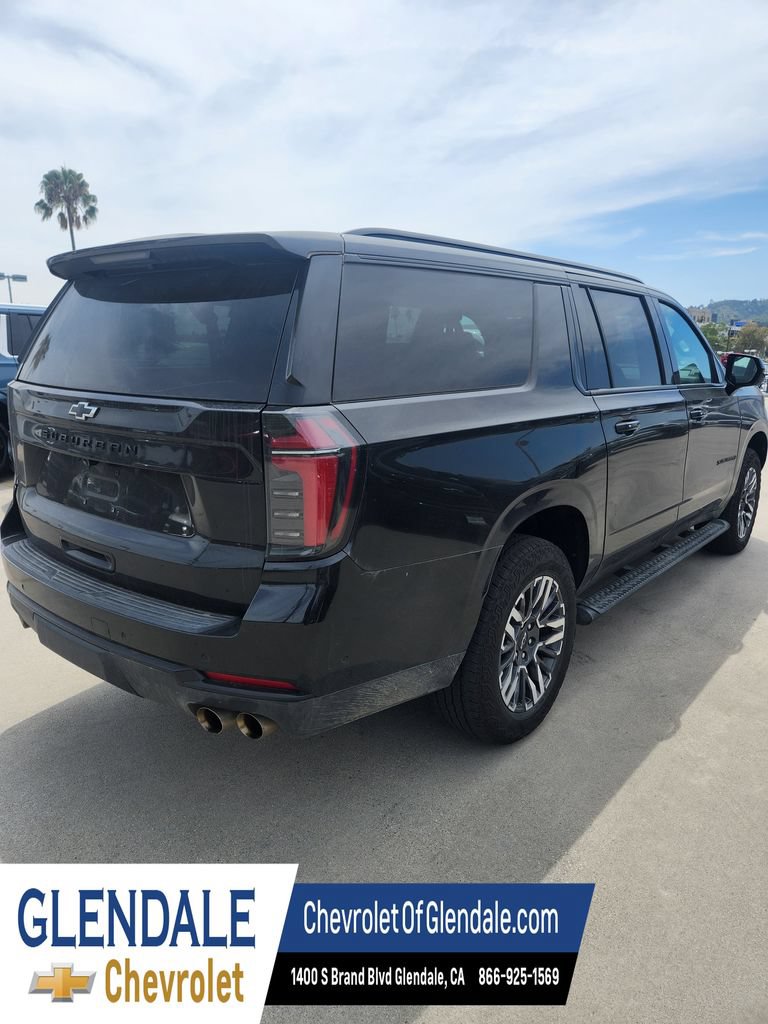 Used 2025 Chevrolet Suburban Z71 AWD/4WD image 6