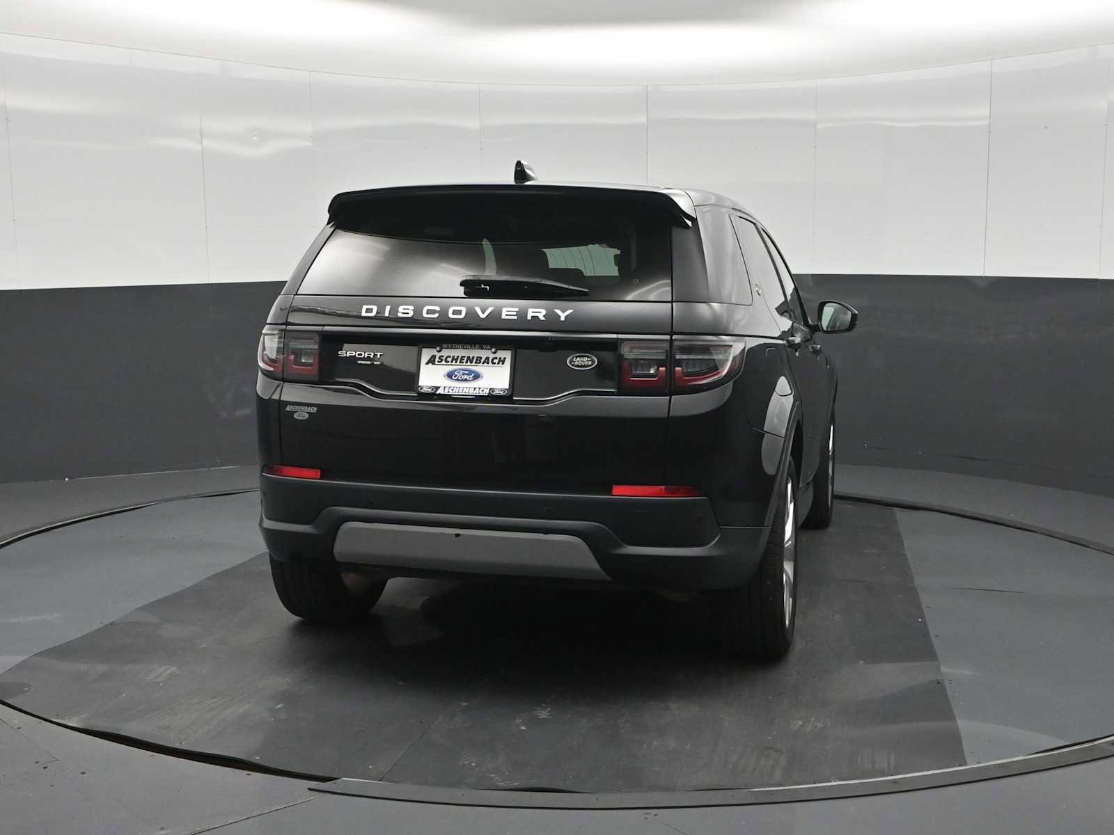 Used 2020 Land Rover Discovery Sport SE AWD/4WD image 8