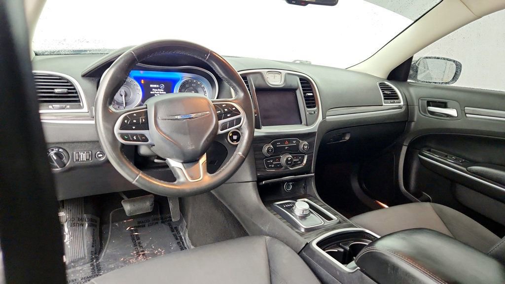 Used 2021 Chrysler 300 Touring w/ Chrome Appearance Package image 11