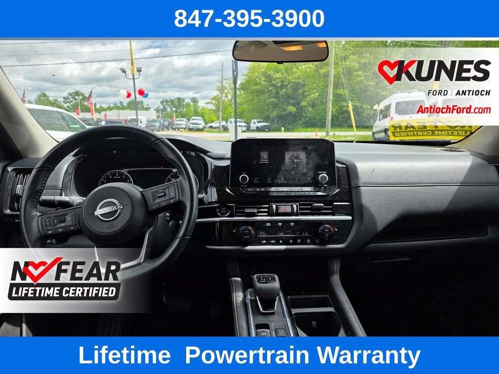 Used 2025 Nissan Pathfinder SV FWD image 13
