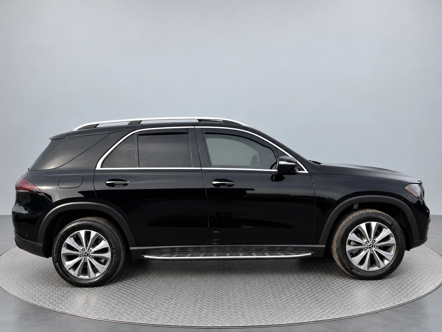 Used 2020 Mercedes-Benz GLE 350 4MATIC w/ Premium Package image 9