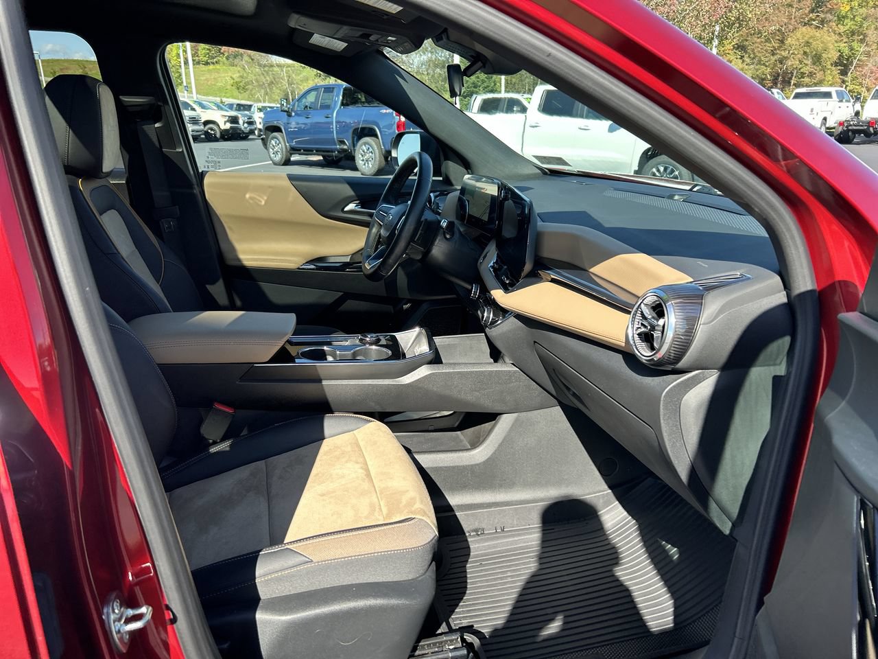 Used 2026 Chevrolet Equinox ACTIV w/ LPO, Floor Liner Package AWD/4WD image 14
