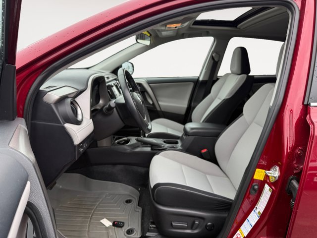 Used 2018 Toyota RAV4 XLE image 12