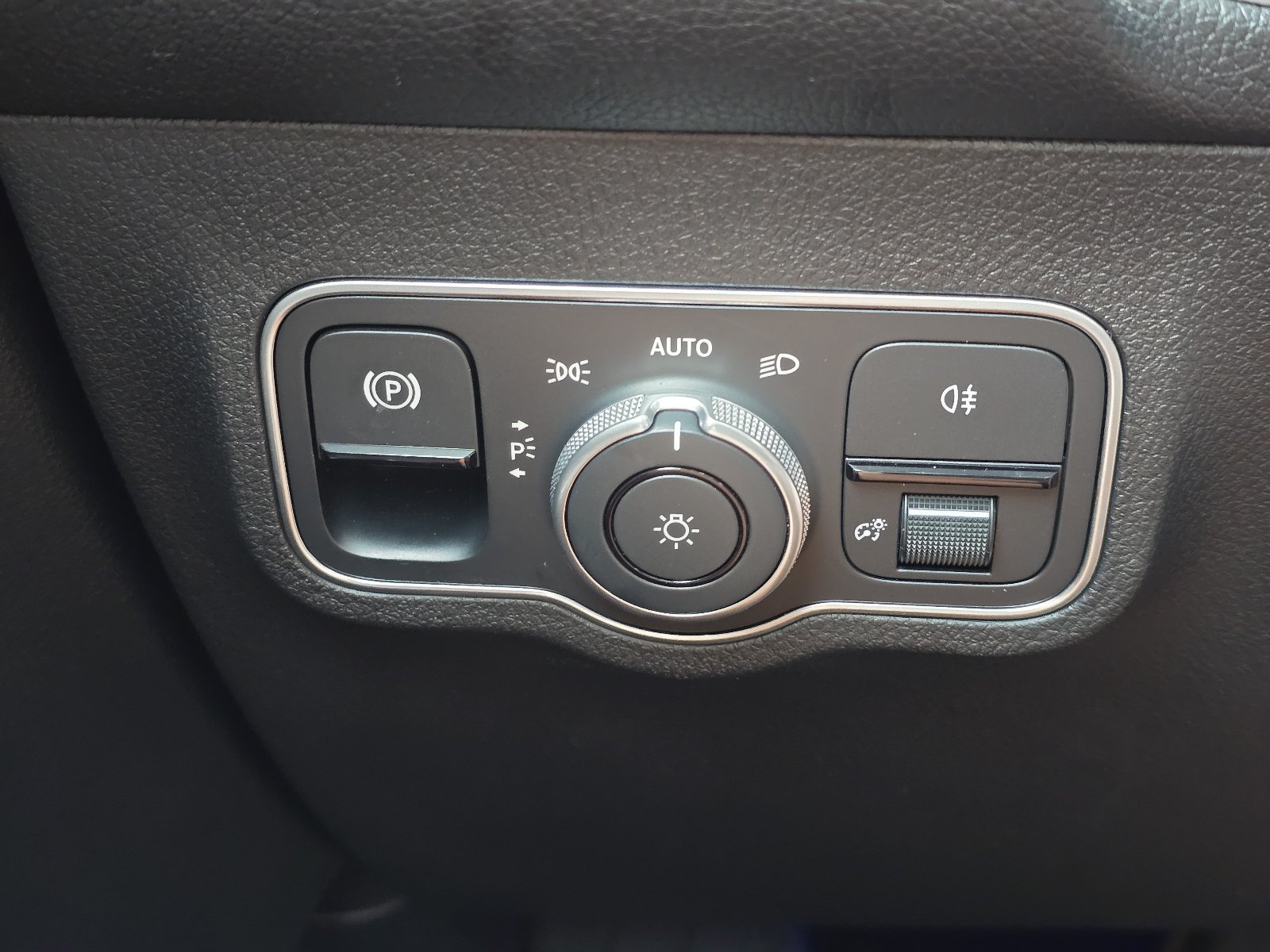 Used 2024 Mercedes-Benz GLB 250 image 21