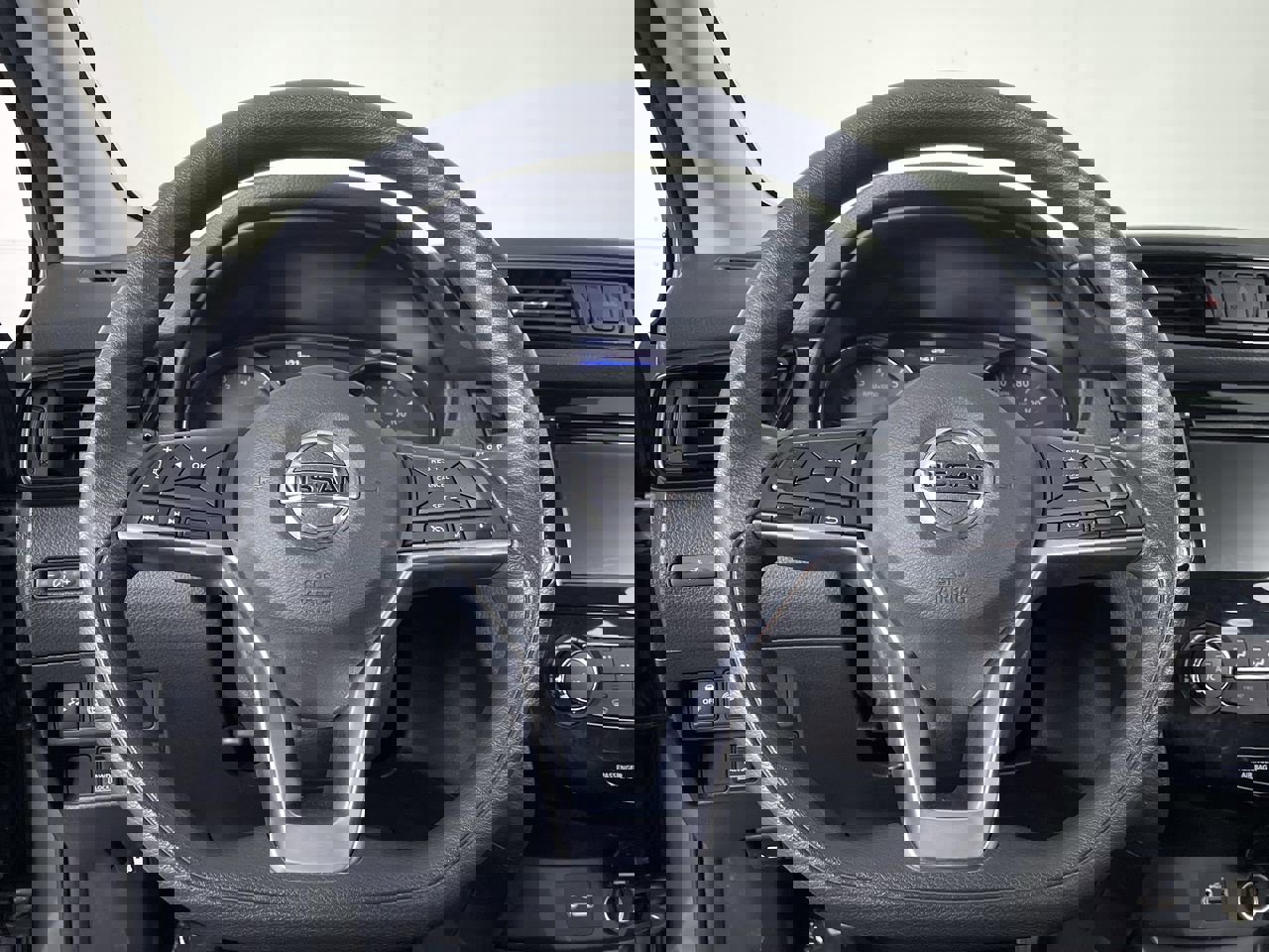 Used 2020 Nissan Rogue Sport S image 13