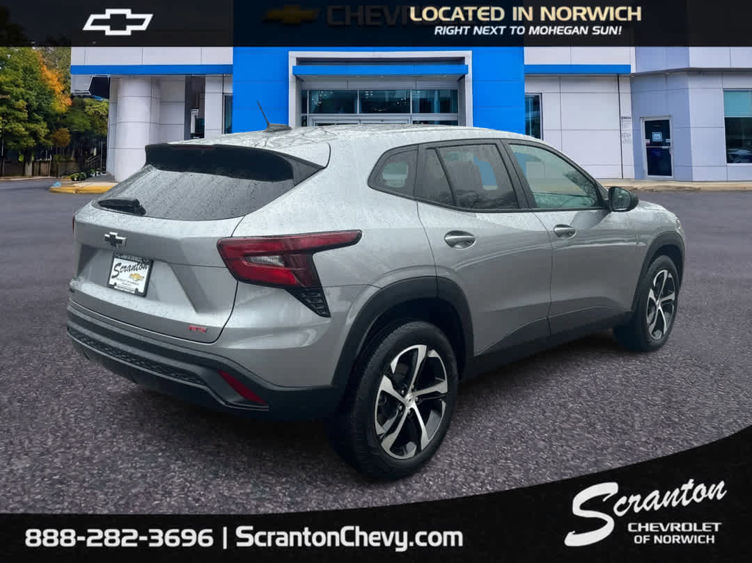 Certified 2024 Chevrolet Trax RS w/ Driver Confidence Package image 6