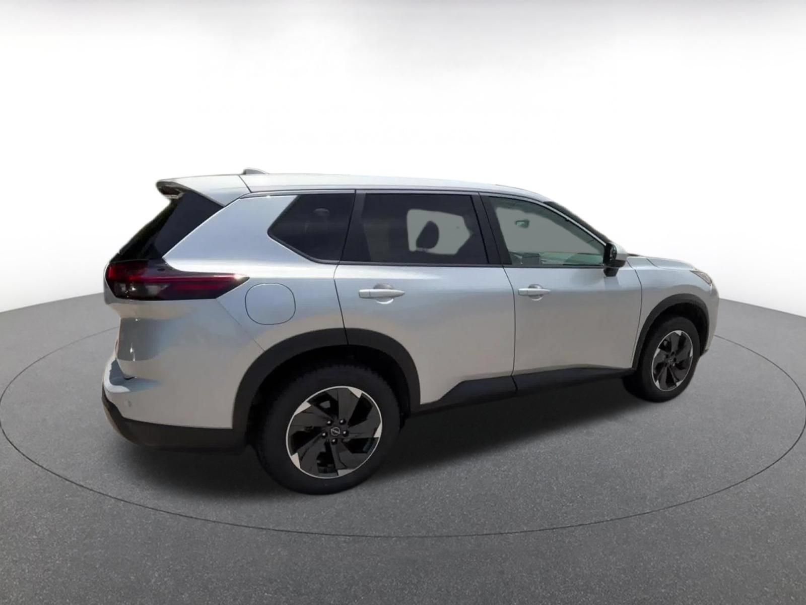 Used 2025 Nissan Rogue SV FWD image 14