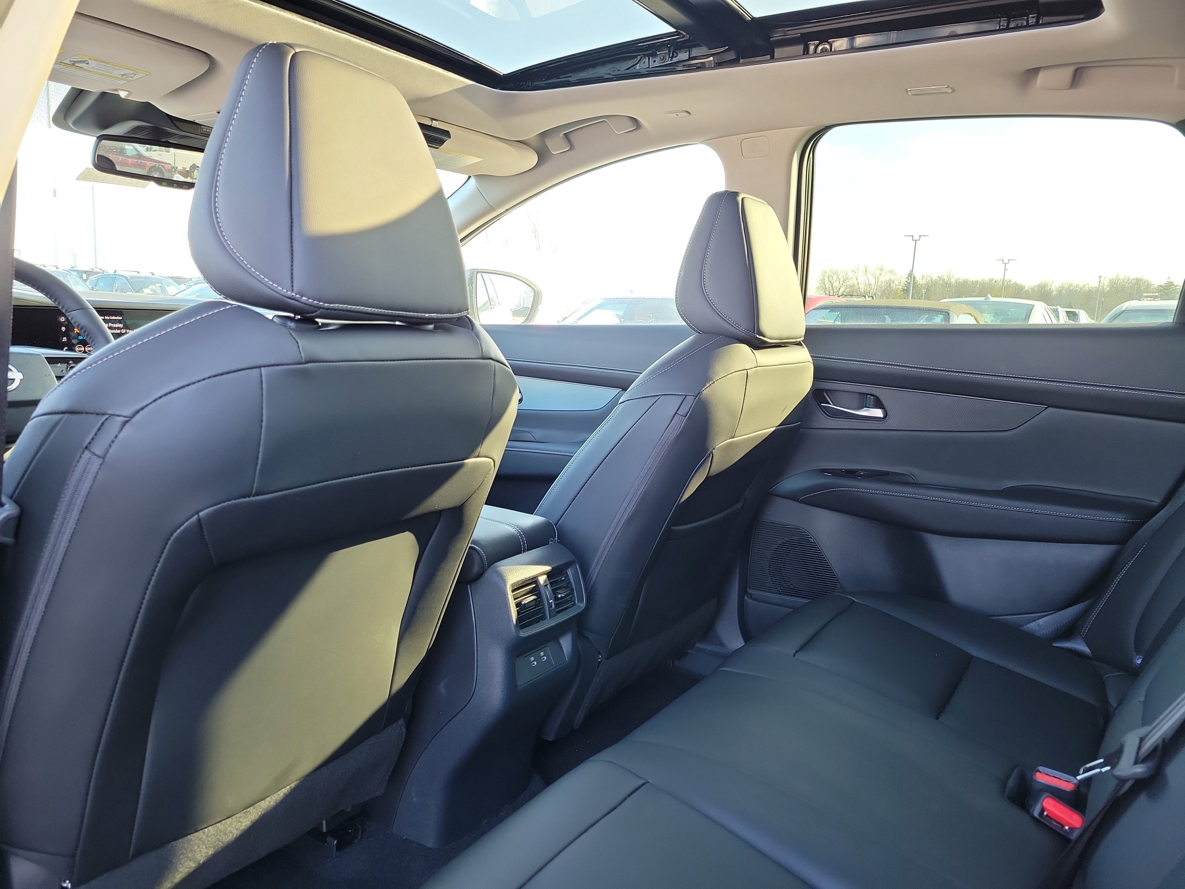 Certified 2025 Nissan Murano SL image 14