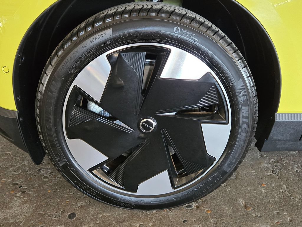 Certified 2025 Volvo EX30 Ultra AWD/4WD image 9