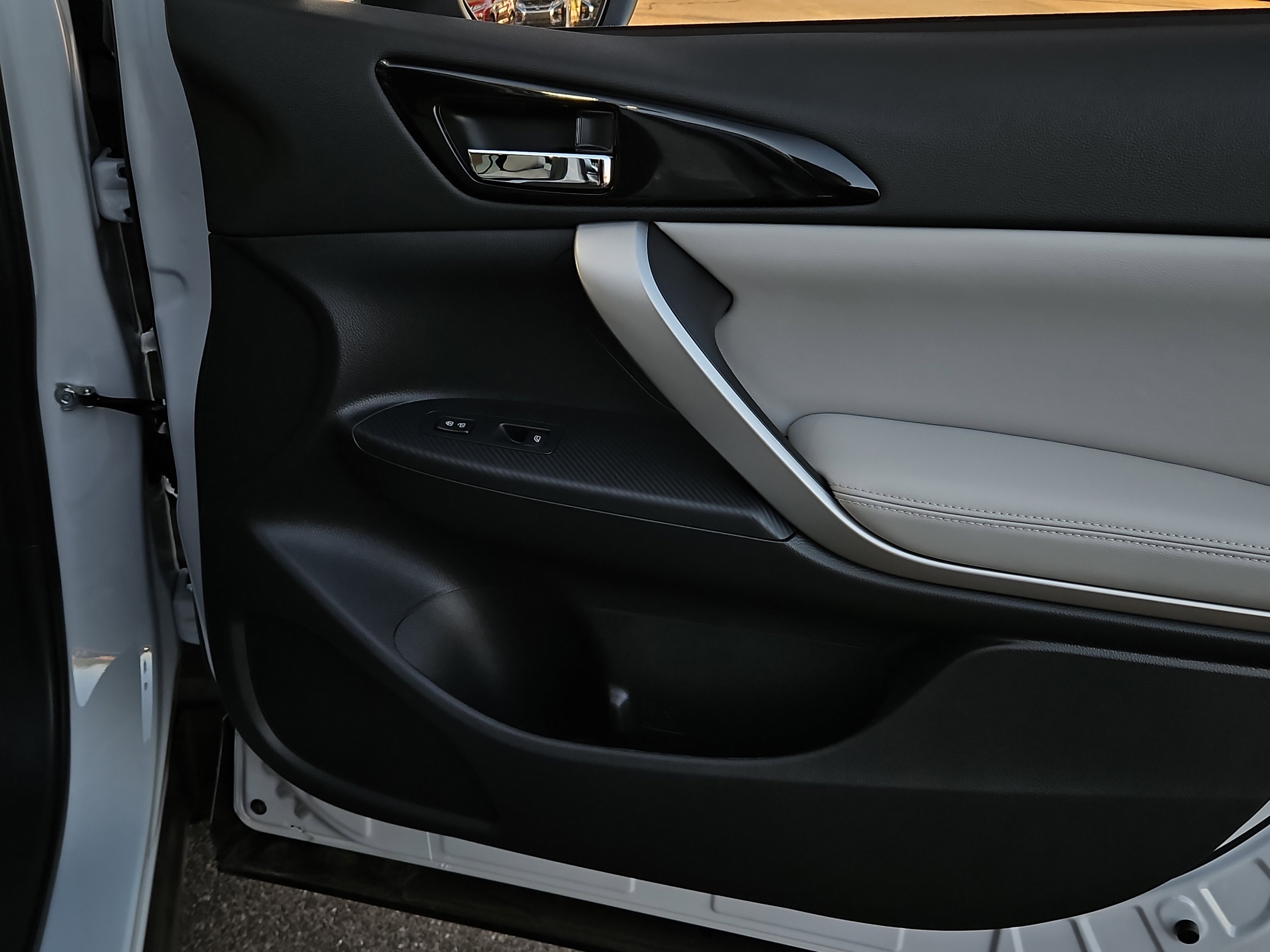 New 2025 Mitsubishi Eclipse Cross SEL image 23