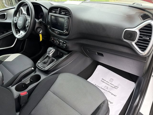 Used 2022 Kia Soul LX FWD image 28