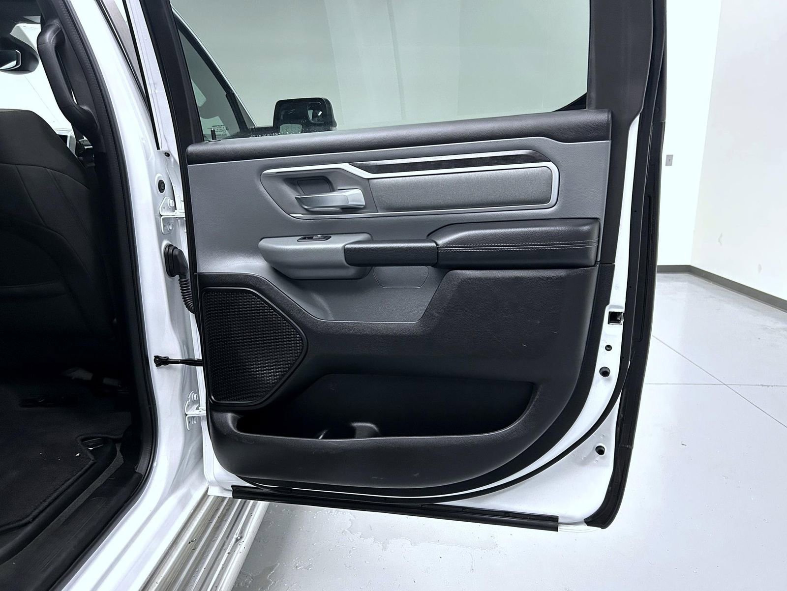 Used 2023 RAM 1500 Big Horn AWD/4WD image 17