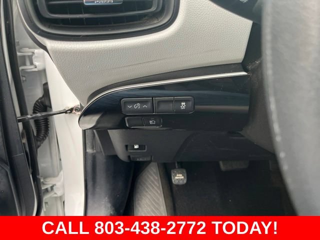Used 2021 Toyota Prius L Eco FWD image 27