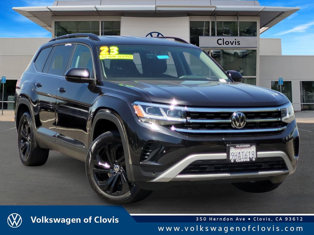 Used 2023 Volkswagen Atlas SE w/ Black Wheel Package