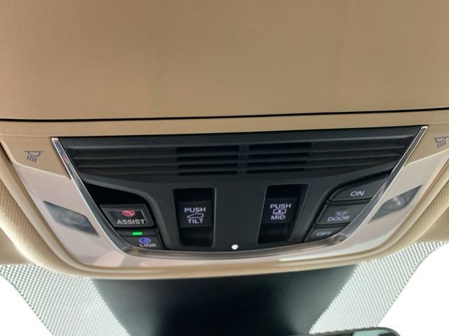 Used 2022 Acura MDX SH-AWD w/ Technology Package image 26