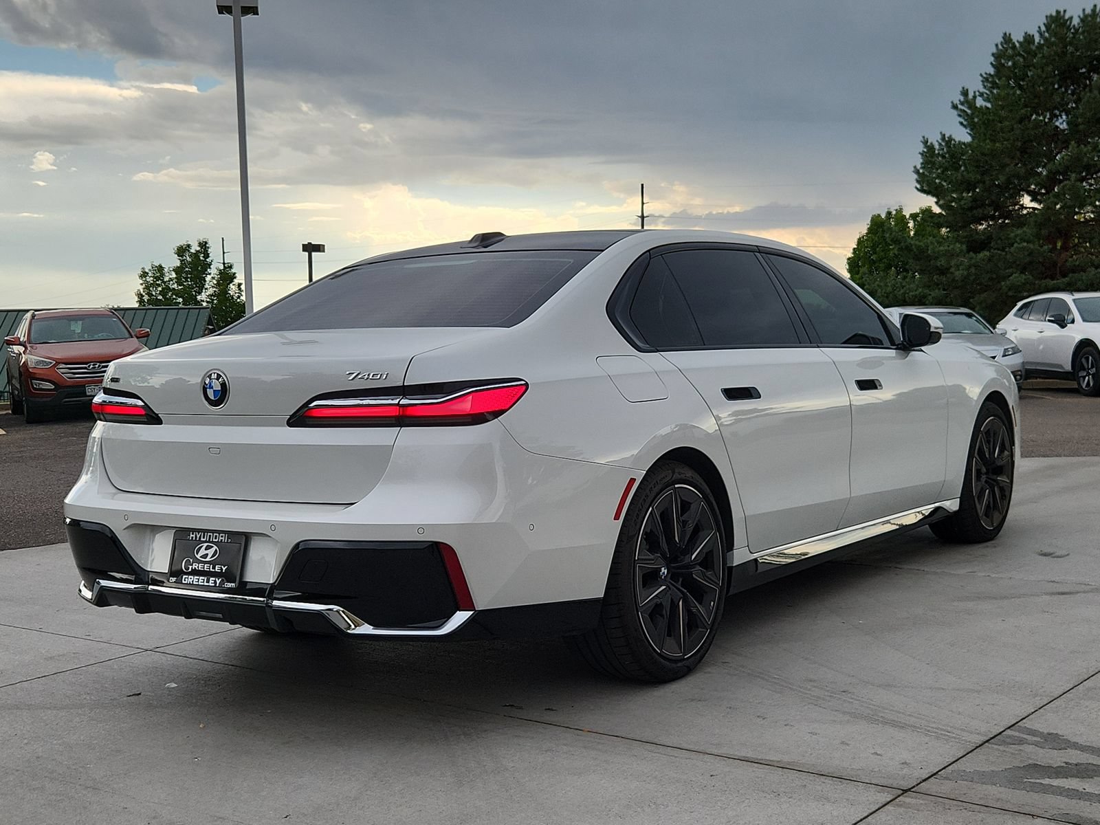 Used 2025 BMW 740i xDrive AWD/4WD image 5