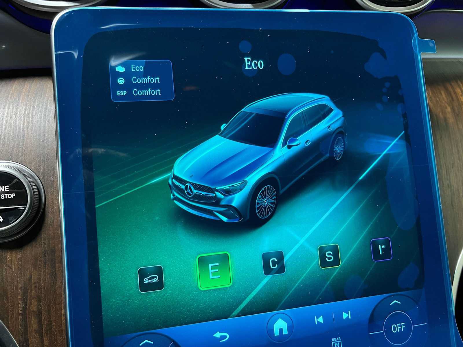 New 2027 Mercedes-Benz GLC 300 4MATIC image 42