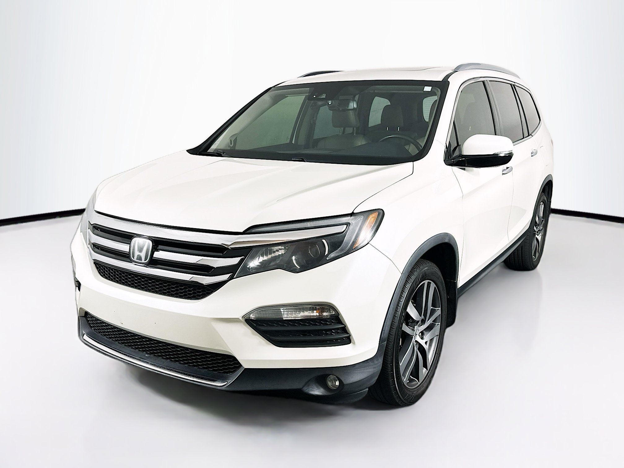 Used 2017 Honda Pilot Elite image 3