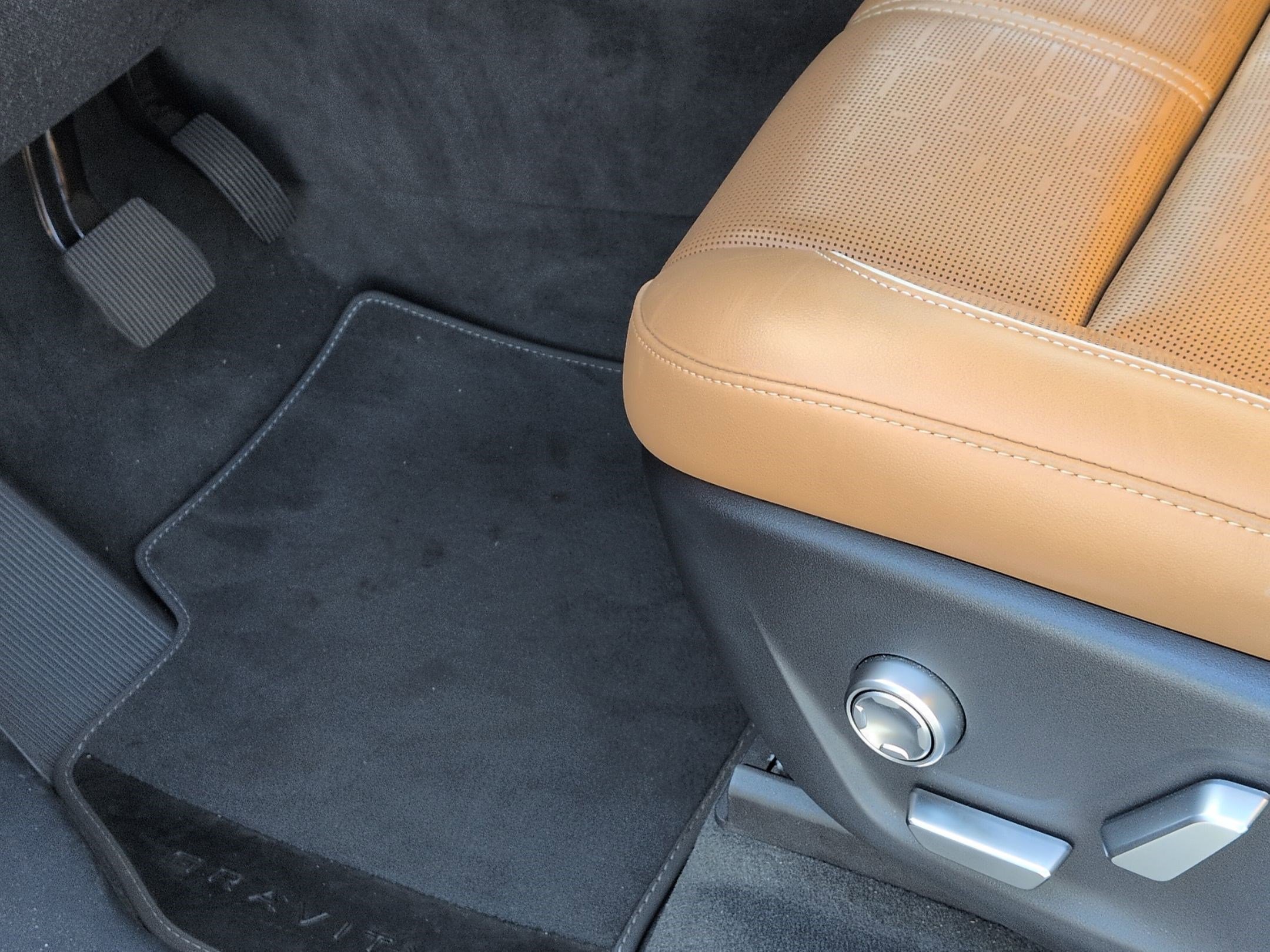 Used 2026 Lucid Gravity Grand Touring AWD/4WD image 17