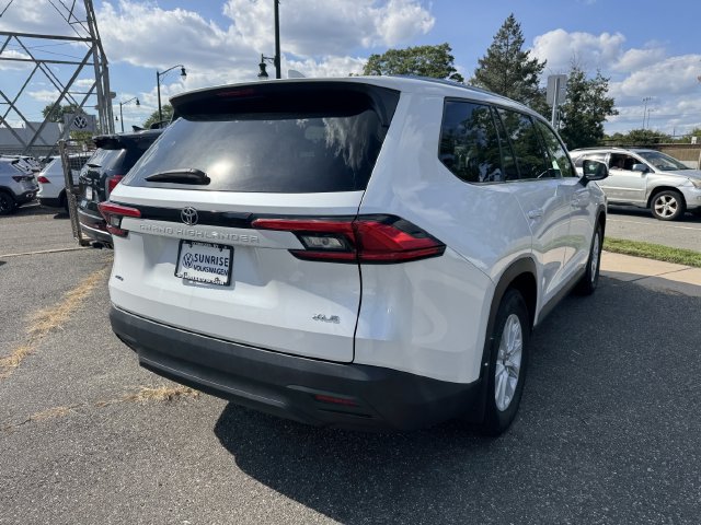 Used 2024 Toyota Grand Highlander AWD image 5