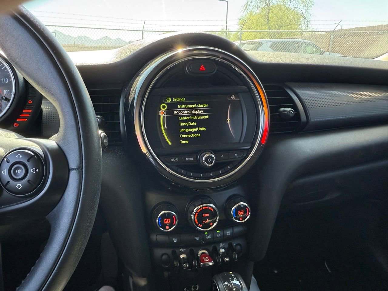 Used 2015 MINI Cooper 4-Door Hardtop FWD image 17