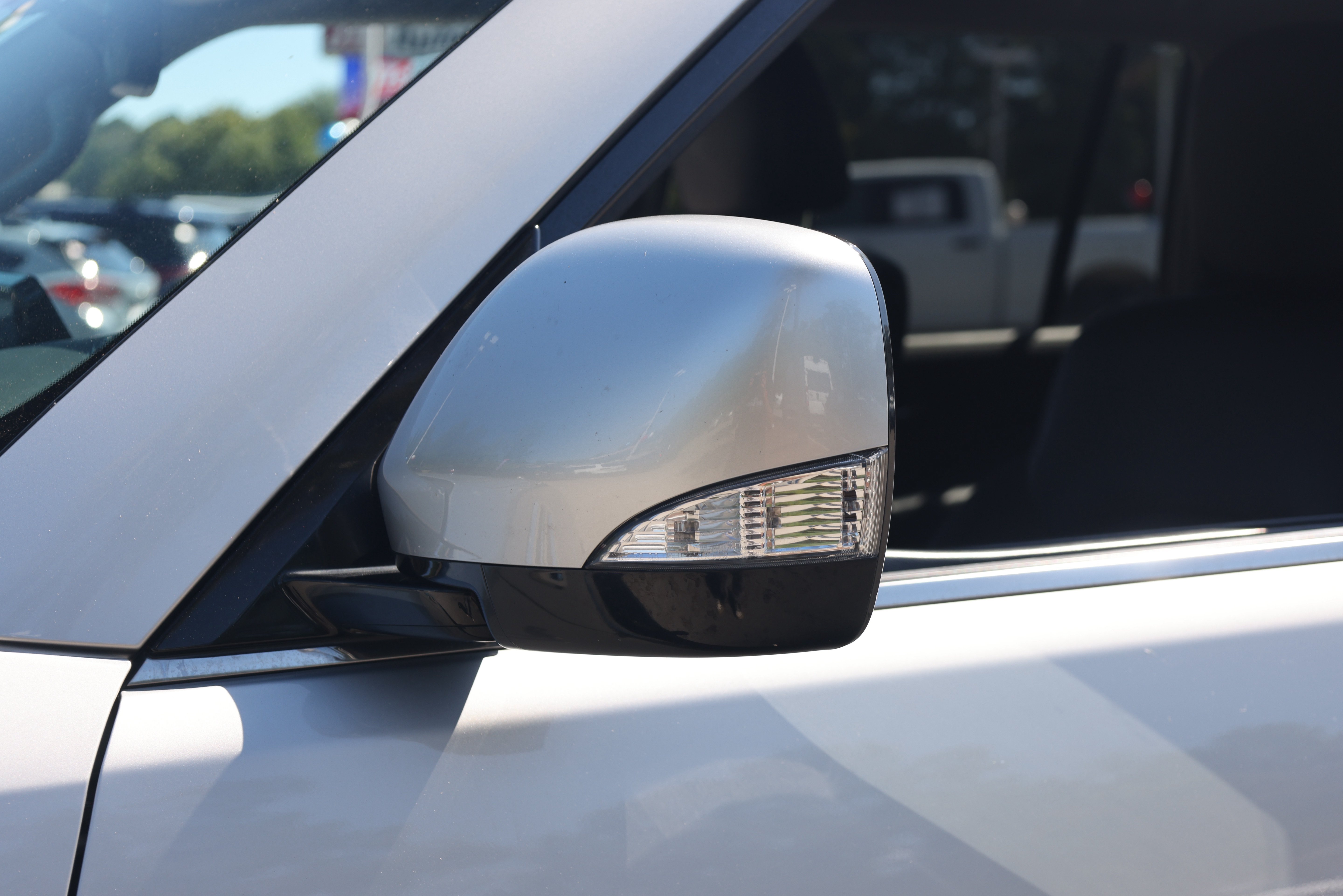 Used 2024 Nissan Armada SV RWD image 27