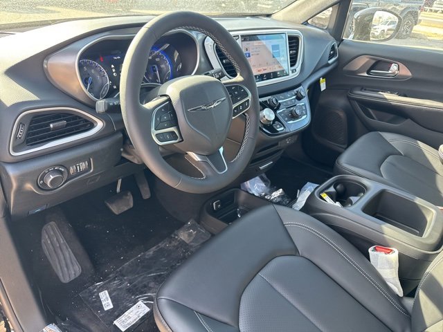 New 2026 Chrysler Voyager LX image 14