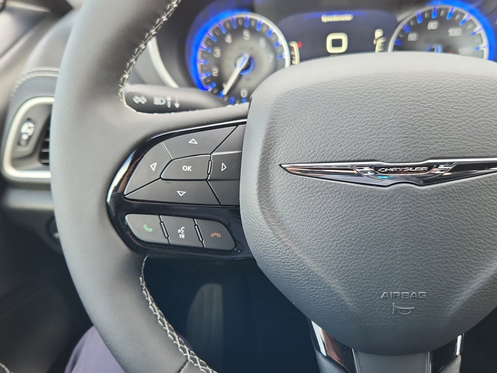 New 2026 Chrysler Pacifica Select w/ S Appearance Package AWD/4WD image 19