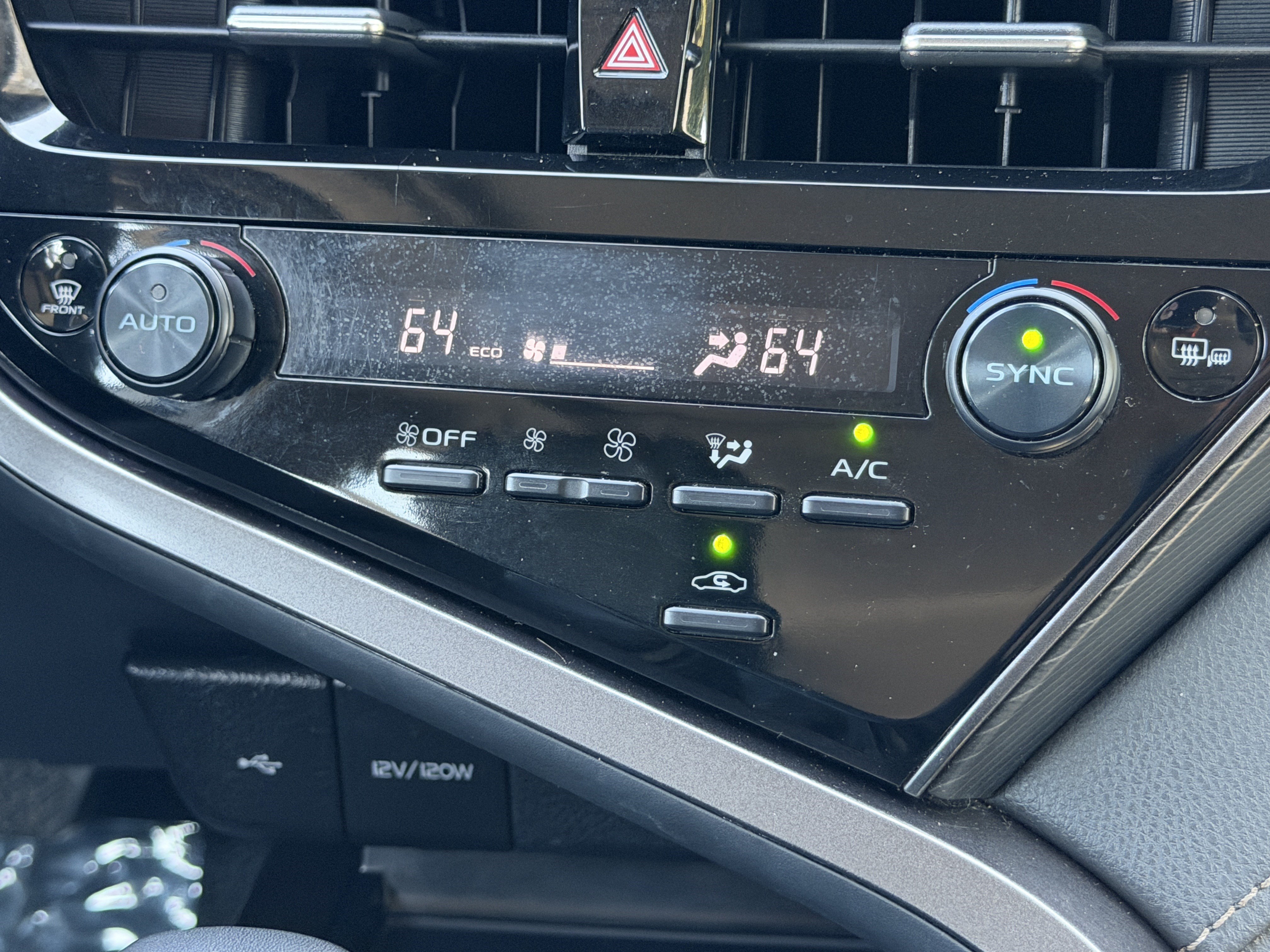 Used 2024 Toyota Camry SE w/ Convenience Package FWD image 21