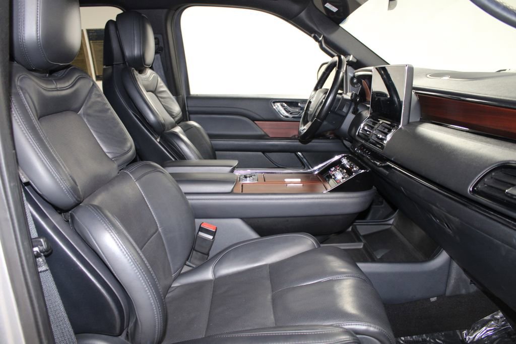Used 2023 Lincoln Navigator Reserve AWD/4WD image 30
