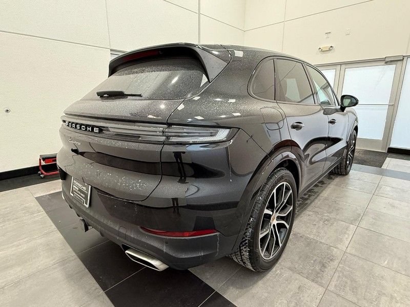 Certified 2025 Porsche Cayenne AWD/4WD image 7
