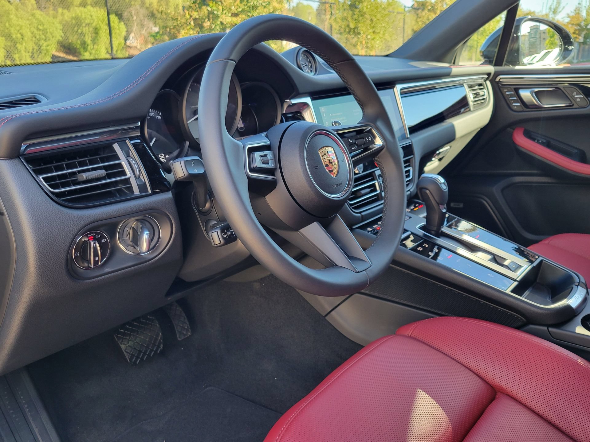 New 2025 Porsche Macan S AWD/4WD image 4