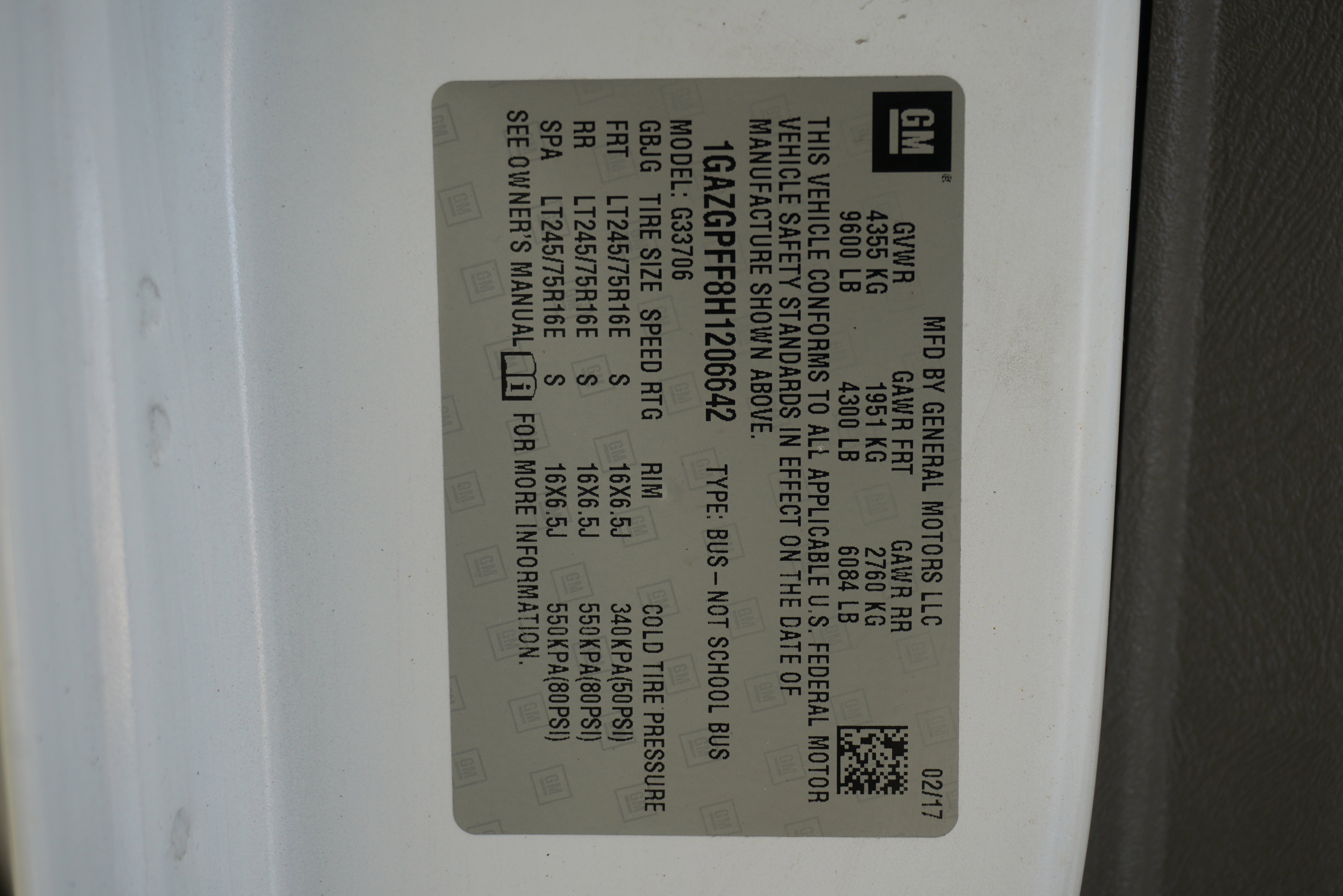 Used 2017 Chevrolet Express 3500 LT w/ LT Preferred Equipment Group image 26