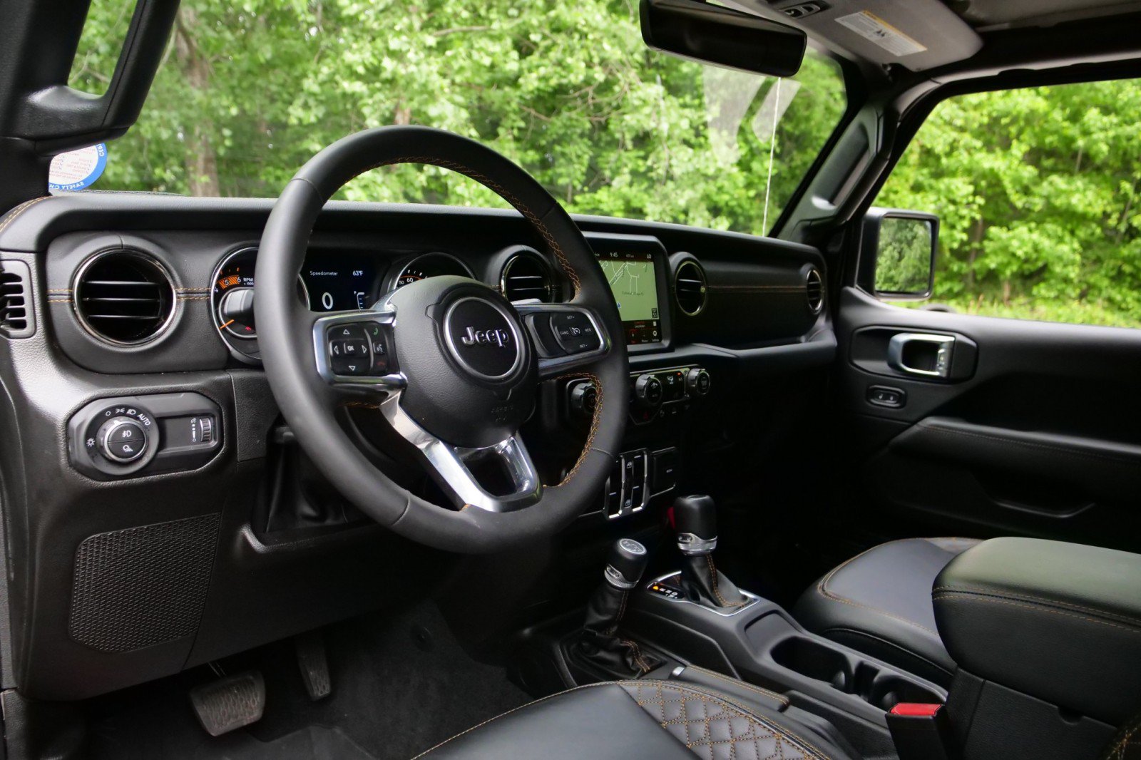 Used 2023 Jeep Gladiator Overland AWD/4WD image 2