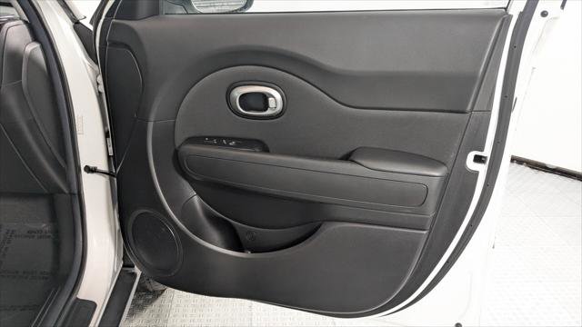 Used 2017 Kia Soul + w/ Designer's Package image 21