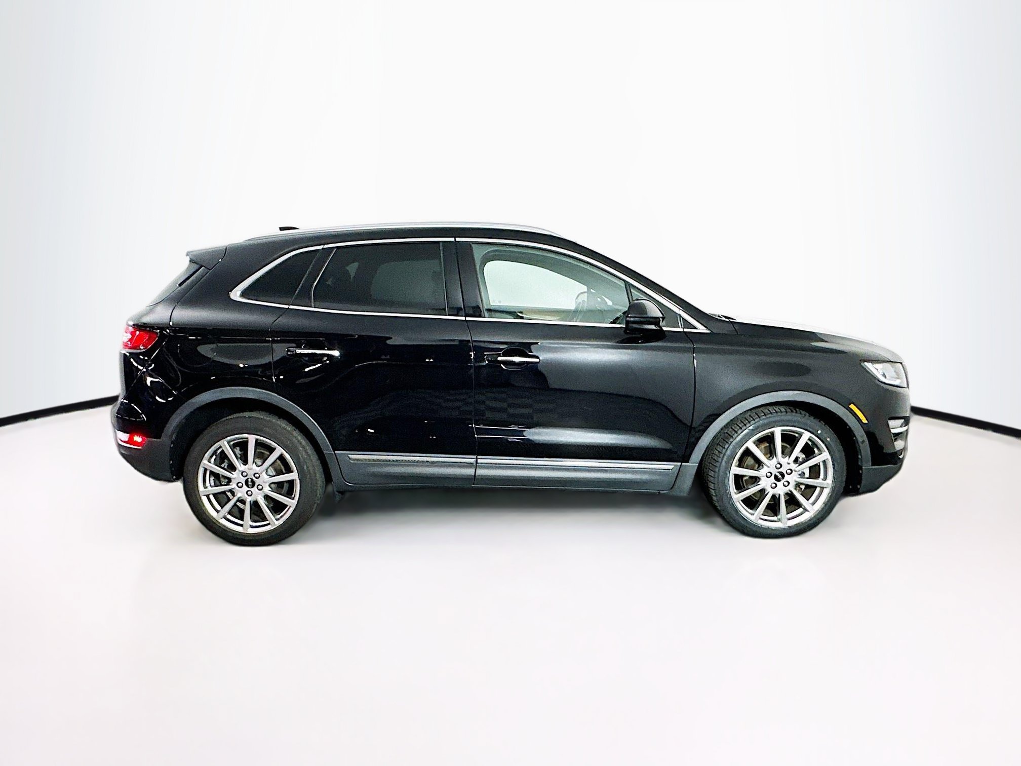 Used 2019 Lincoln MKC Reserve w/ MKC Technology Package FWD image 10