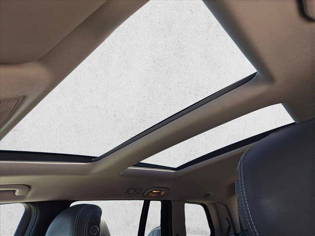 Used 2016 Mercedes-Benz GL 550 4MATIC image 12
