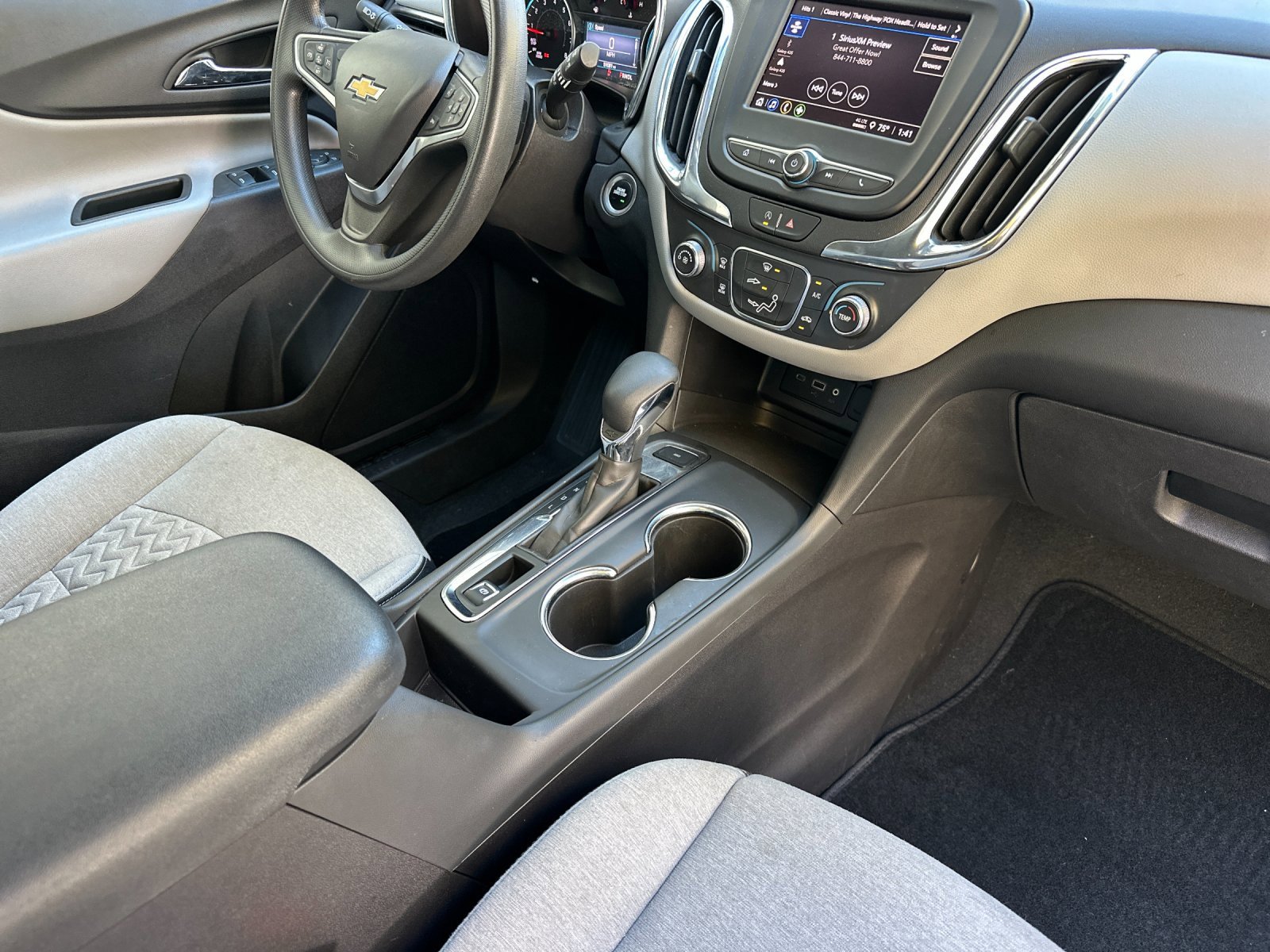 Used 2023 Chevrolet Equinox LT image 18