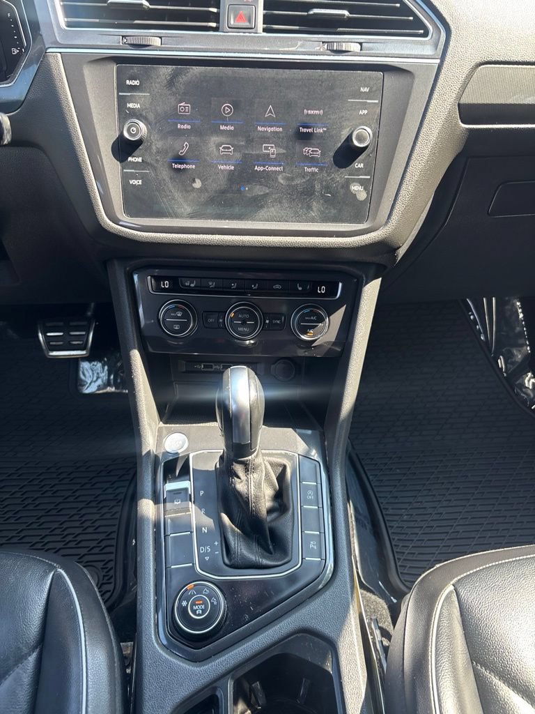 Used 2020 Volkswagen Tiguan SEL Premium R-Line w/ 3rd Row Seat Package AWD/4WD image 12