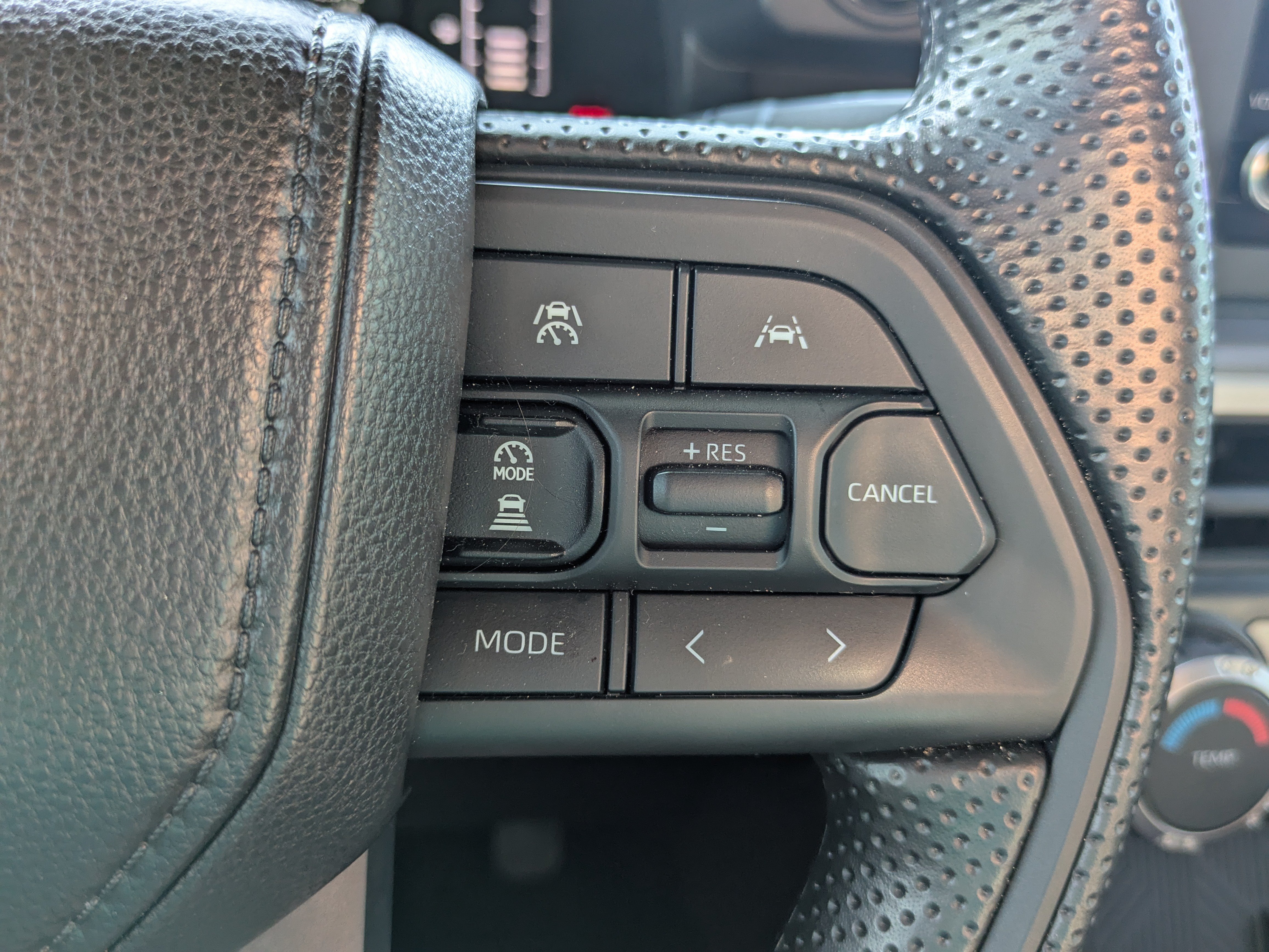 Certified 2025 Toyota Tacoma SR5 AWD/4WD image 19