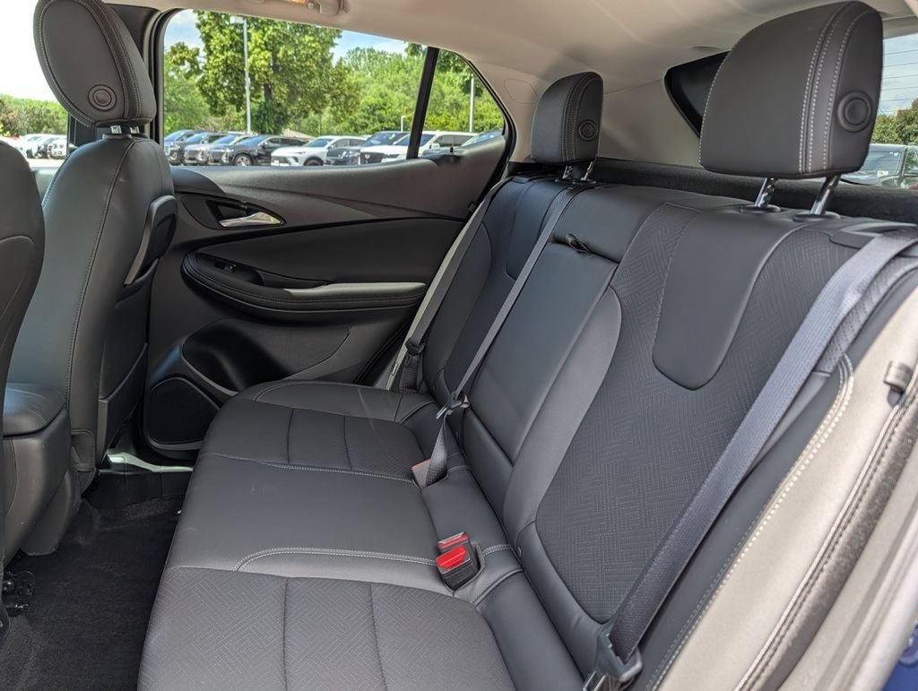 Used 2023 Buick Encore GX Essence w/ Experience Buick Package FWD image 25