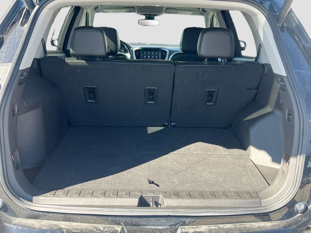 Used 2023 GMC Terrain SLT image 25