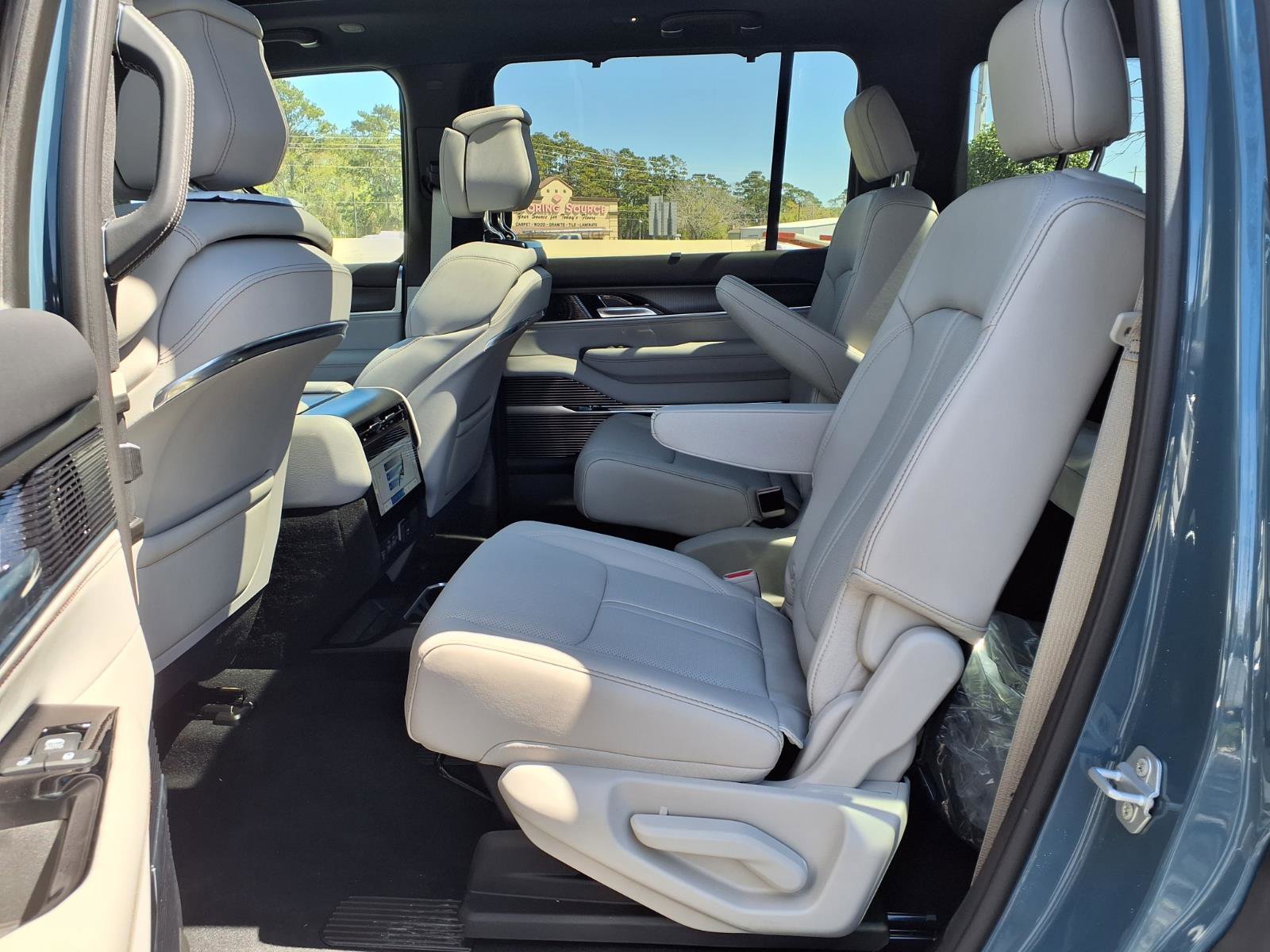 New 2026 Jeep Grand Wagoneer Summit image 7