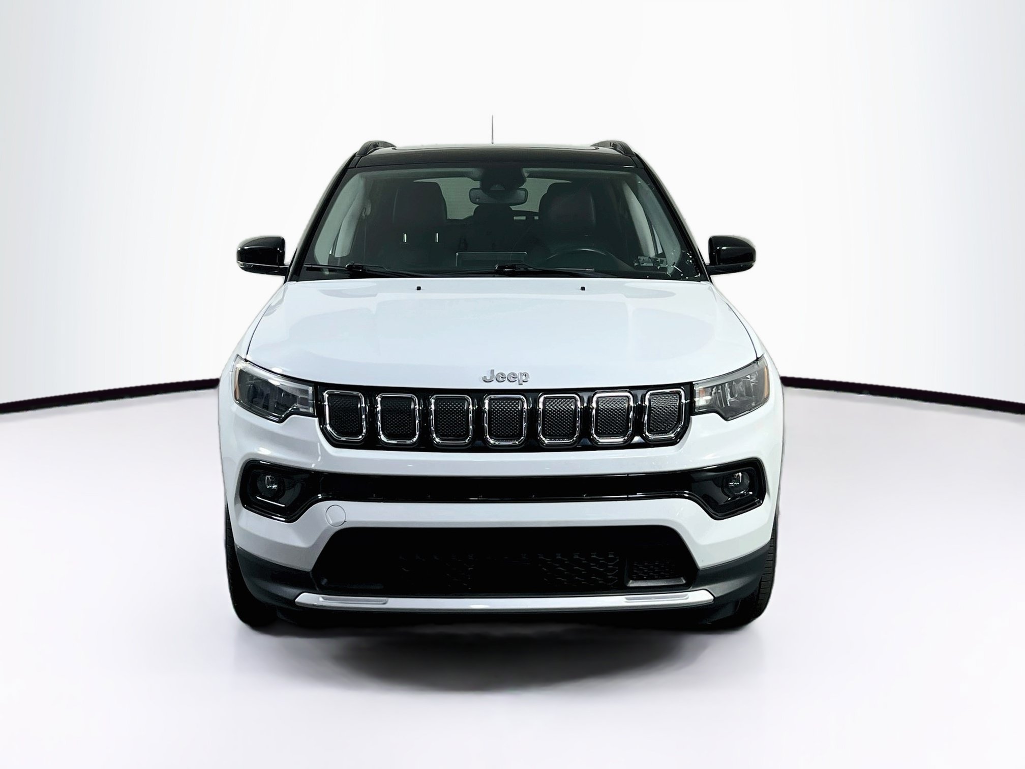 Used 2022 Jeep Compass Limited w/ Sun and Sound Group AWD/4WD image 2