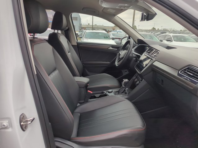 Used 2024 Volkswagen Tiguan Wolfsburg Edition image 21