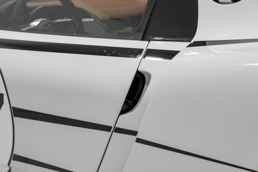 Used 2015 Porsche 918 Spyder image 41