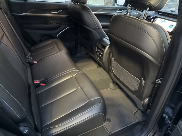 New 2026 Jeep Grand Cherokee Limited w/ Limited Altitude Package AWD/4WD image 22